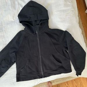 Lululemon cropped sweatshirt with hood, black size M/L
